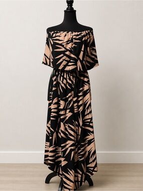 Tyche Off-Shoulder Jumpsuit – Black & Blush Tropical Print – Size Small